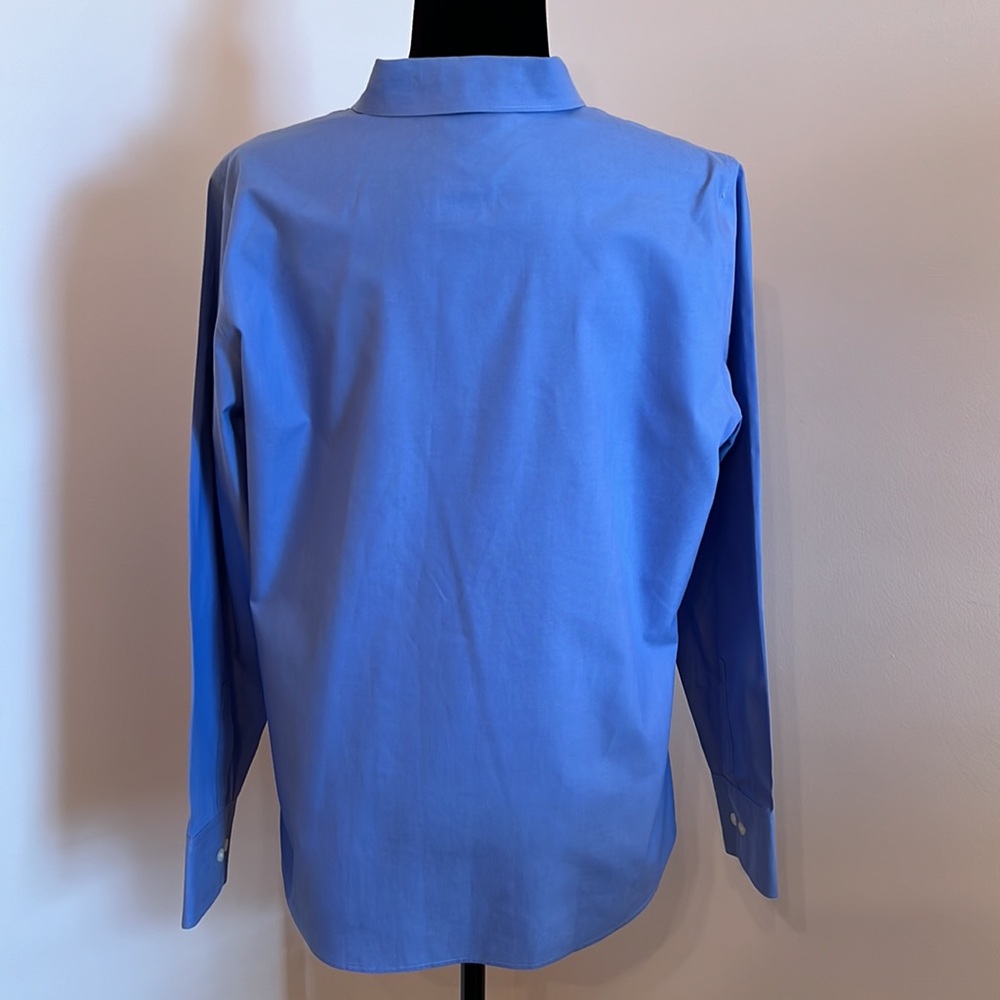 Eddie Bauer long sleeve dress shirt with adjustable buttons on cuff - Picture 3 of 5